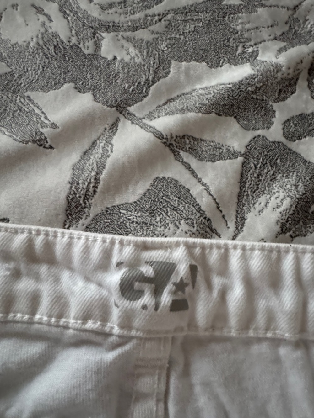 Garage White Distressed Cropped Ankle Jeans - Picture 2 of 5